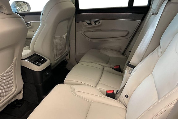 Volvo XC90 25 of 30