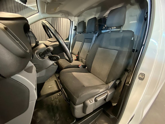 Peugeot Expert 8 of 30