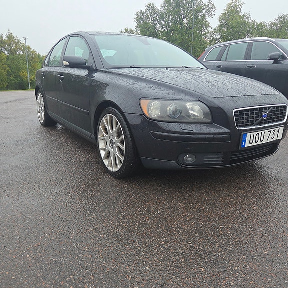 Volvo S40 3 of 6