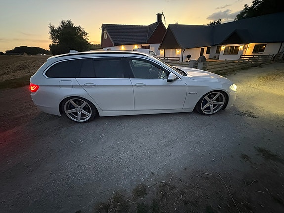 BMW 520d 4 of 5