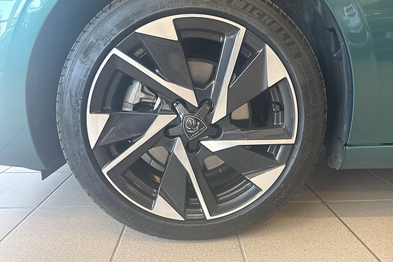 Peugeot 308 SW 12 of 12