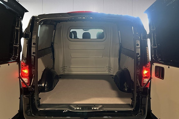 Mercedes-Benz Vito 119 11 of 14