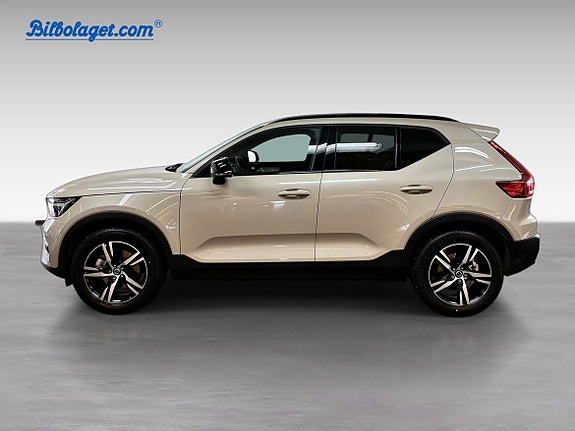 Volvo XC40 3 of 12