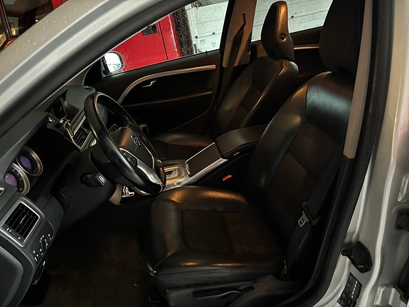 Volvo V70 5 of 6