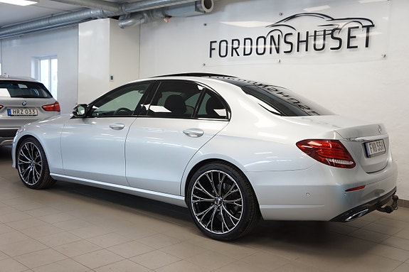 Mercedes-Benz E220 d 2 of 20