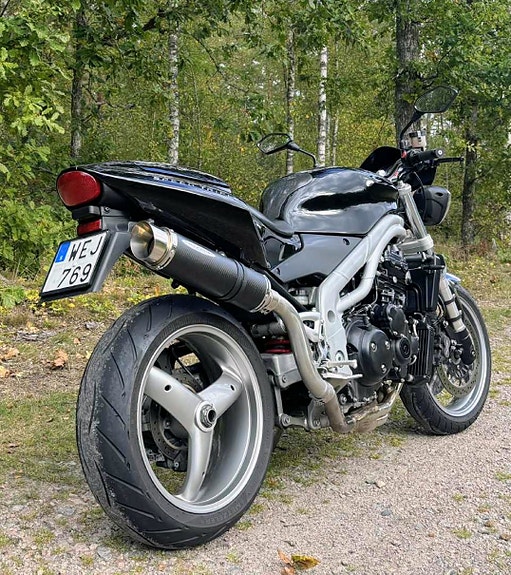 Triumph Speed Triple 955i 3 of 4