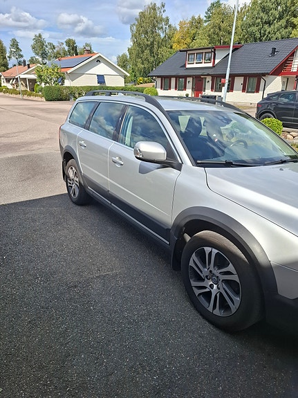 Volvo XC70 3 of 5