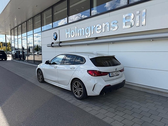 BMW 118i 2 of 3