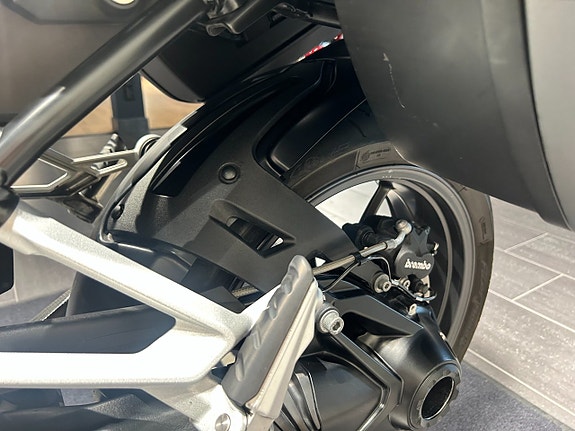 BMW R1250R Opt719/Akra/Kolfiber/Väskor/Hugger 15 of 20