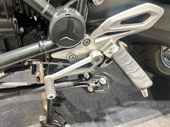 BMW R1250R Opt719/Akra/Kolfiber/Väskor/Hugger 16 of 20