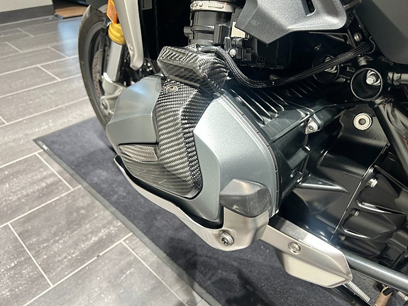 BMW R1250R Opt719/Akra/Kolfiber/Väskor/Hugger 14 of 20