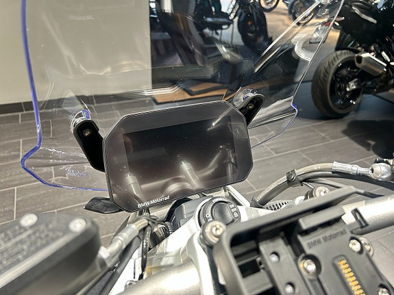 BMW R1250R Opt719/Akra/Kolfiber/Väskor/Hugger 6 of 20