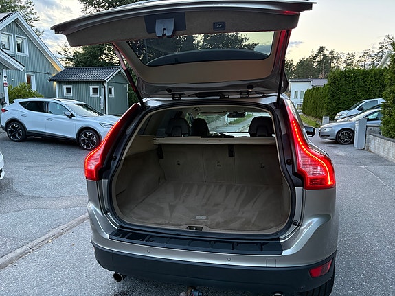 Volvo XC60 5 of 16