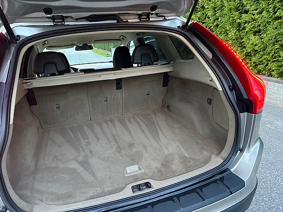 Volvo XC60 6 of 16
