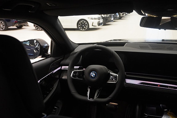 BMW 530e 16 of 24