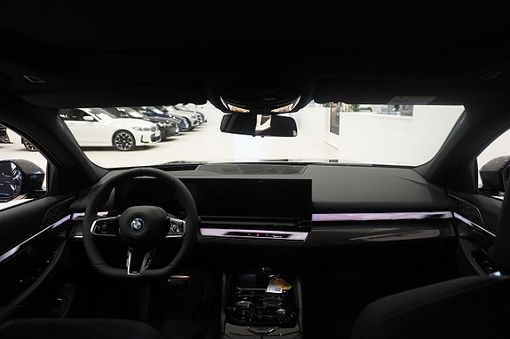 BMW 530e 15 of 24