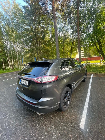 Ford Edge 5 of 7