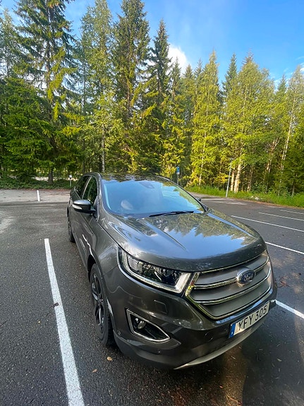 Ford Edge 3 of 7