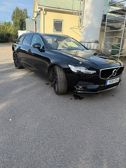 Volvo V90 2 of 10