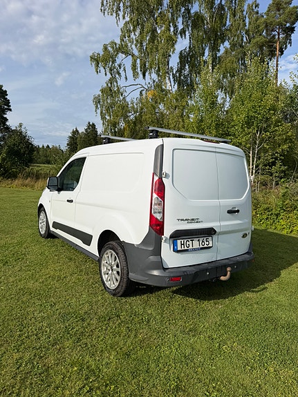 Ford Transit Connect 3 of 4