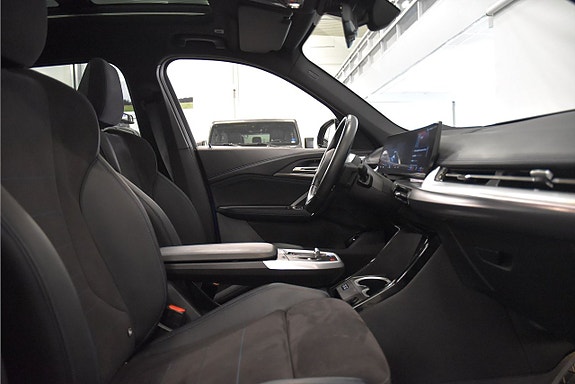BMW iX1 12 of 24