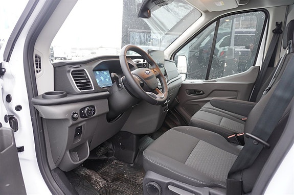 Ford Transit 11 of 15
