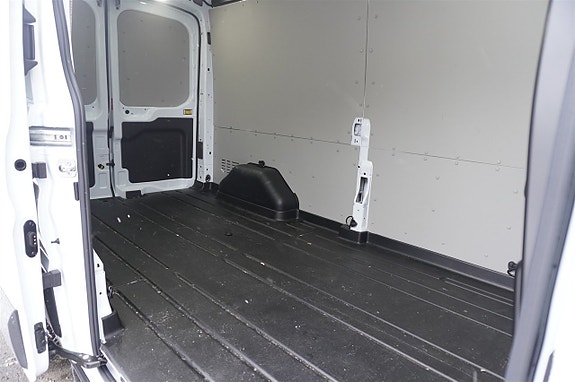 Ford Transit 8 of 15