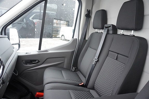 Ford Transit 15 of 15