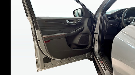 Ford Kuga 11 of 12