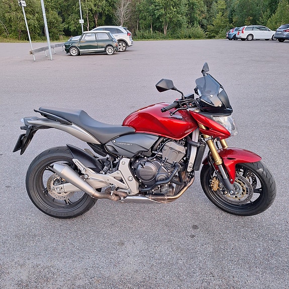 Honda Hornet CB600F – Den ultimata uppkörningshojen med ABS! (A-körkort) 3 of 7