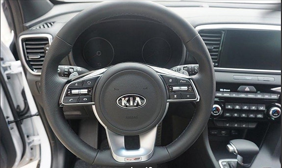 Kia Sportage 3 of 8