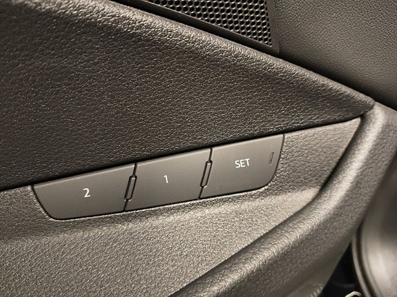 Audi e-tron 10 of 26
