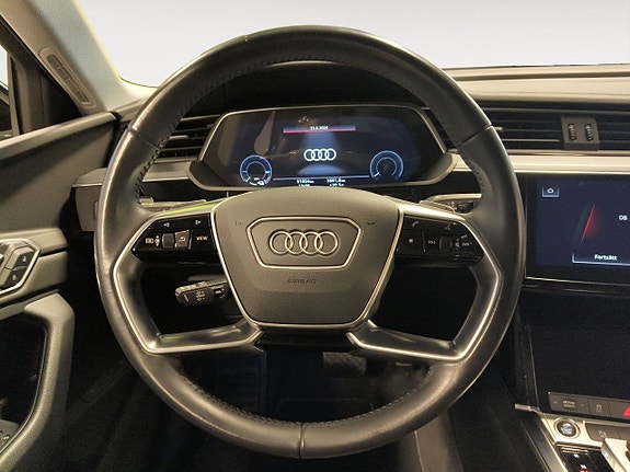 Audi e-tron 15 of 26