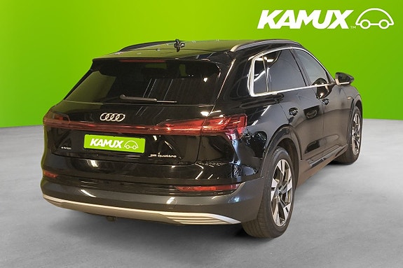 Audi e-tron 4 of 26