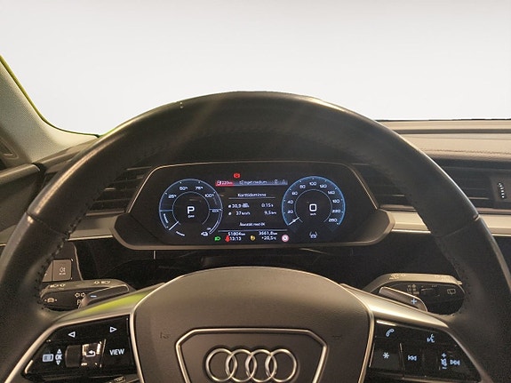 Audi e-tron 14 of 26