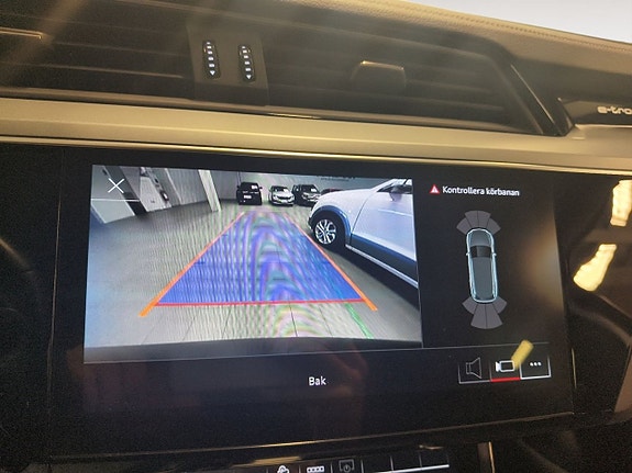 Audi e-tron 21 of 26