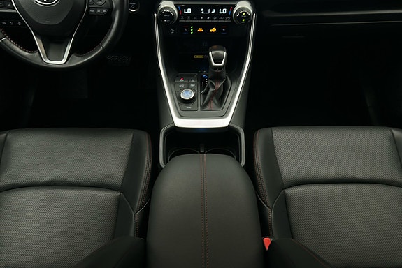 Toyota RAV4 Plug-in Hybrid 9 of 27