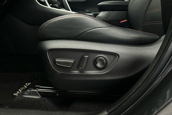 Toyota RAV4 Plug-in Hybrid 16 of 27