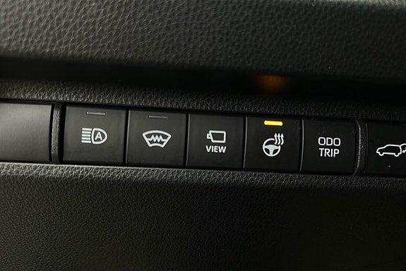 Toyota RAV4 Plug-in Hybrid 26 of 27