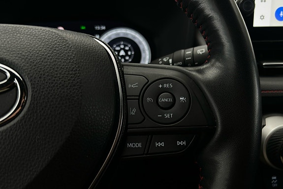 Toyota RAV4 Plug-in Hybrid 24 of 27