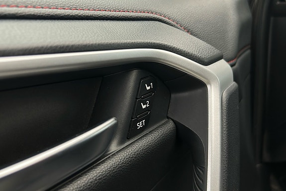 Toyota RAV4 Plug-in Hybrid 18 of 27