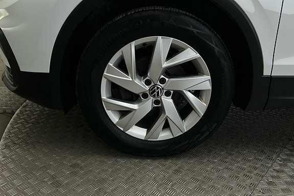 Volkswagen Tiguan 12 of 24