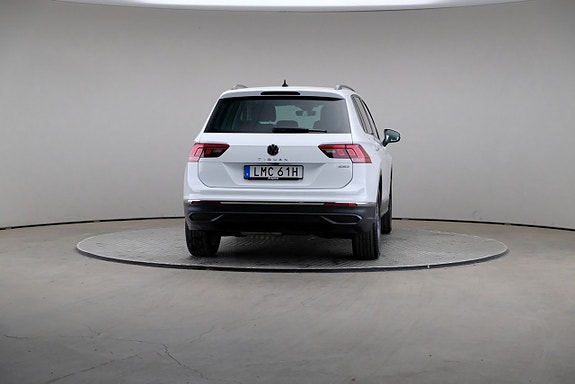Volkswagen Tiguan 5 of 24