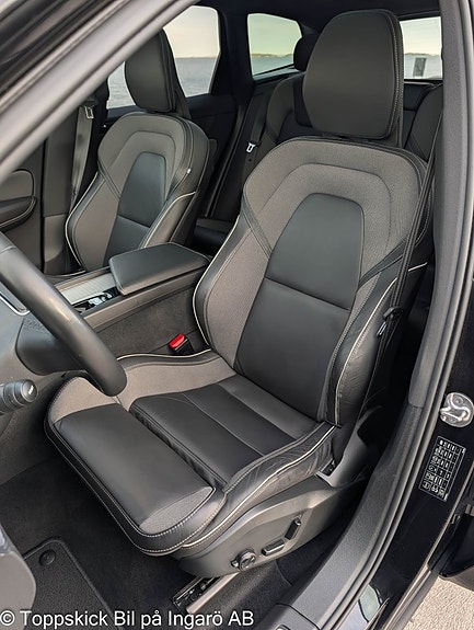 Volvo XC60 8 of 25