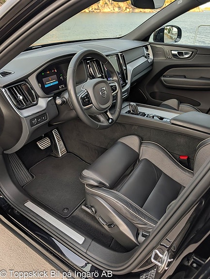 Volvo XC60 7 of 25