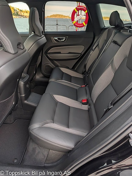 Volvo XC60 12 of 25