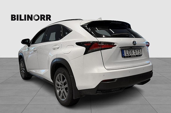 Lexus NX300h 4 of 11