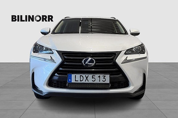 Lexus NX300h 7 of 11