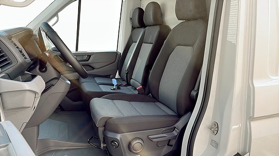 Volkswagen Crafter 8 of 12