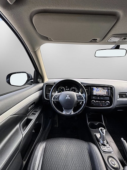 Mitsubishi Outlander 13 of 27